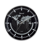 Horloge mondiale multifuseaux noire.