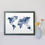 Carte du monde décoration bleu nuit et blanc.